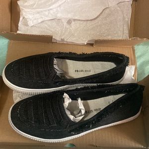 Distressed blk denim flats